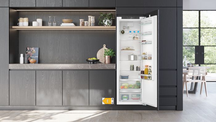 Siemens Einbau-Kühlschrank KI81RVFE0 in einer Küche