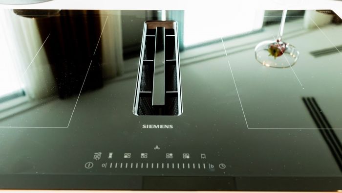 Close up of Siemens vented induction hob panel