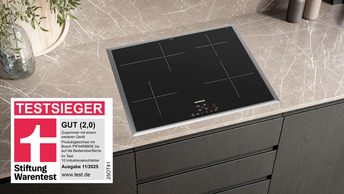 Siemens Induktionskochfeld EH64KBFB5E &ndash; Testsieger bei Stiftung Warentest (Ausgabe 11/2025, GUT 2,0) &ndash; modernes 60 cm Kochfeld mit Edelstahlrahmen auf Marmorarbeitsplatte, ausgezeichnet f&uuml;r Effizienz und Design.