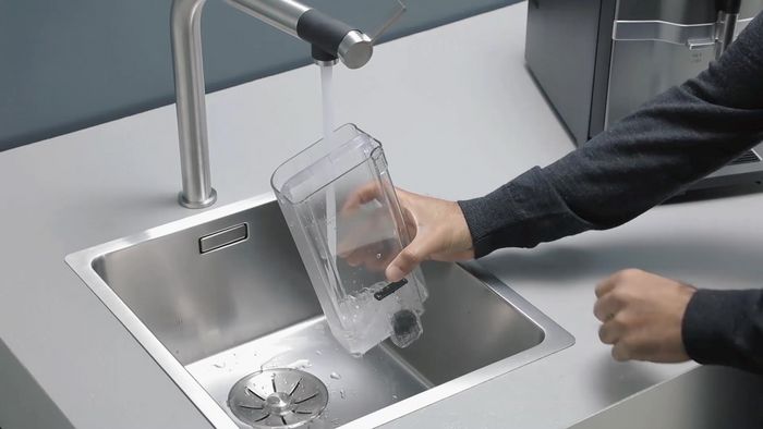 Siemens Électroménager Nettoyage de l'unité de percolation Étape 4