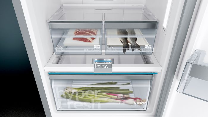 Siemens fridge with hyperFresh box and humidity drawers