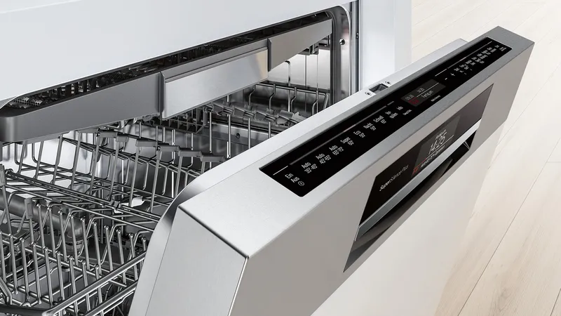 https://media3.bsh-group.com/Images/800x/MCIM03331240_FP-BO-U16-EasyCleaning-1600x900.webp