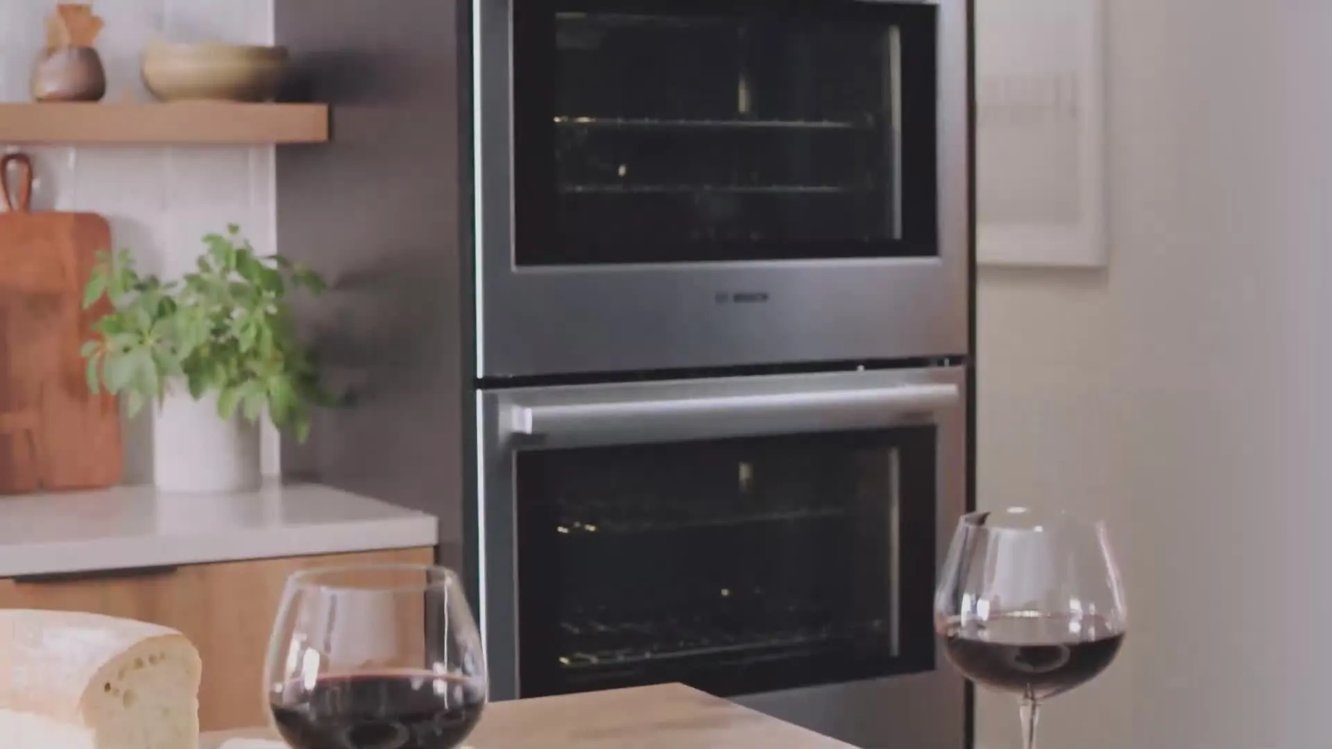 Video Nr. 20 of the product HBL5451UC