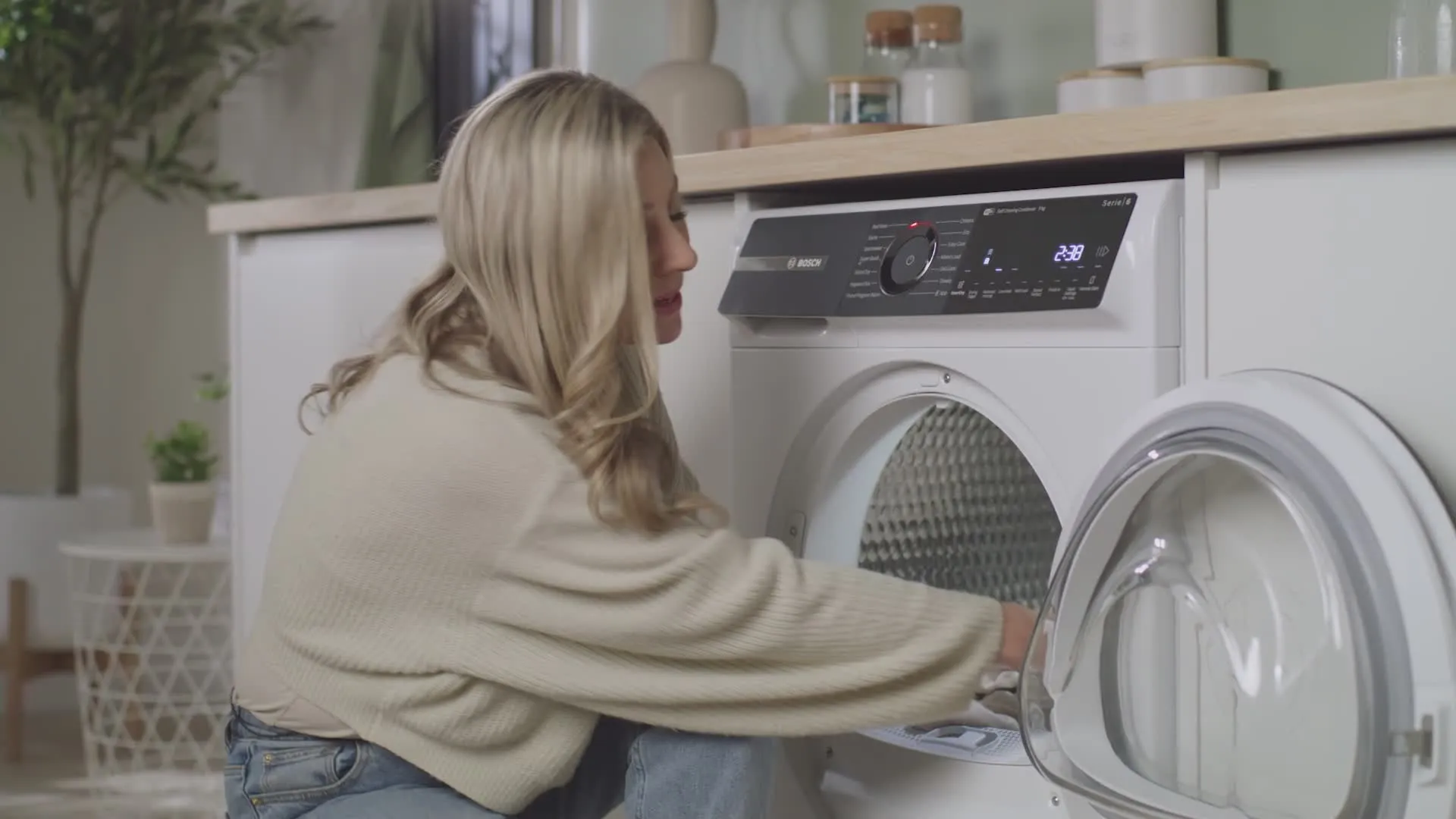 Video Nr. 19 of the product WQH246DRIE