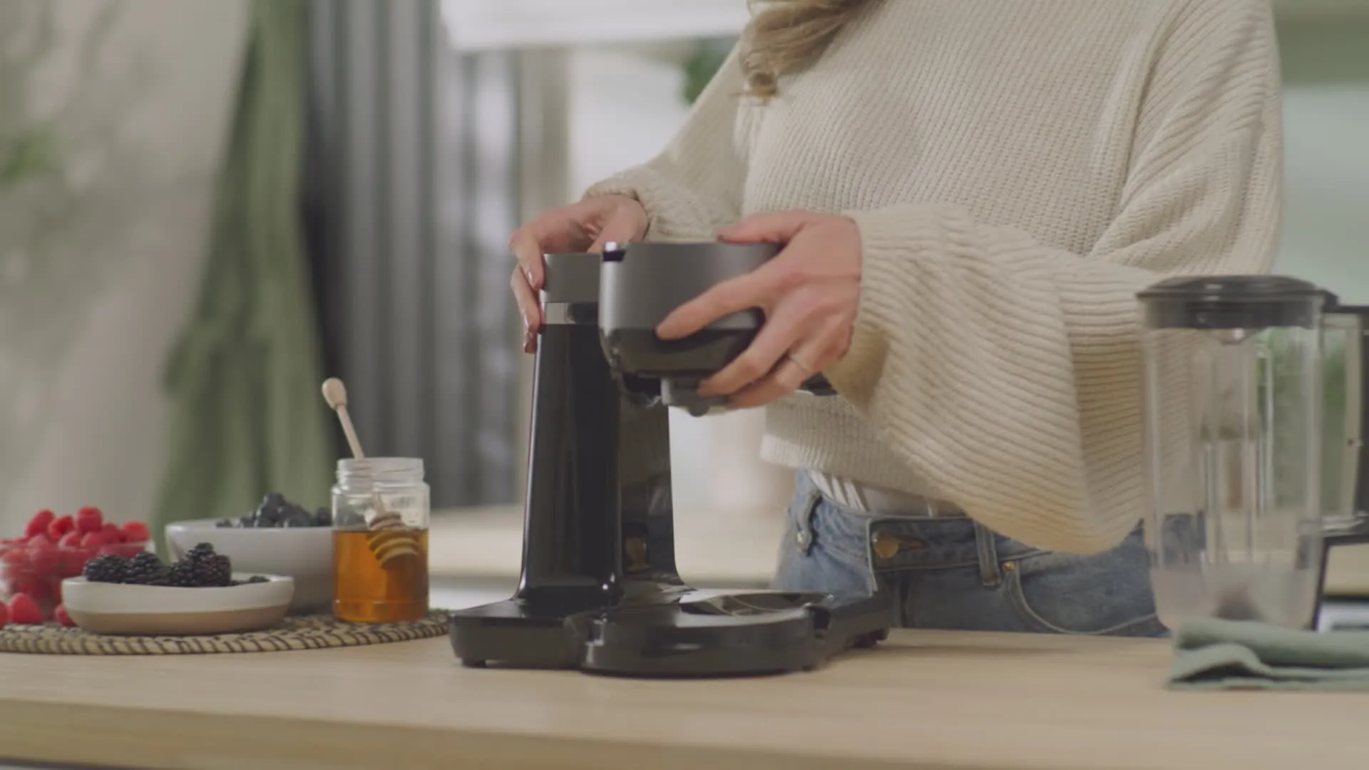 Video Nr. 12 of the product MUMS2VM40G