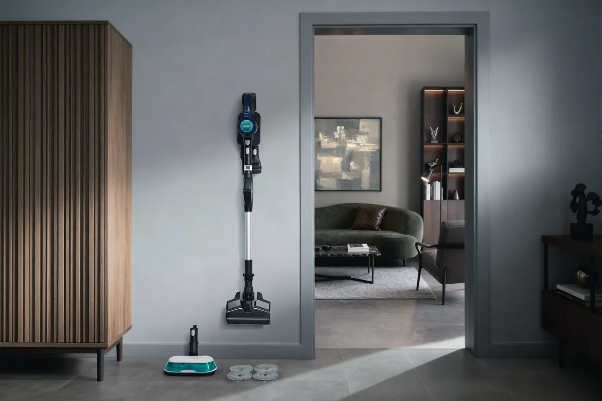 27883962_SIE_MUH_iQ500_2in1VacMop_Charging_Dockingstation_HighRes_AI-40_def