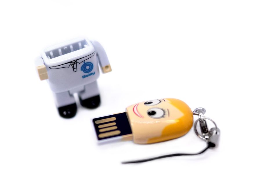 Artículo solidario Memoria USB empleada Balay  17004643 17004643-3