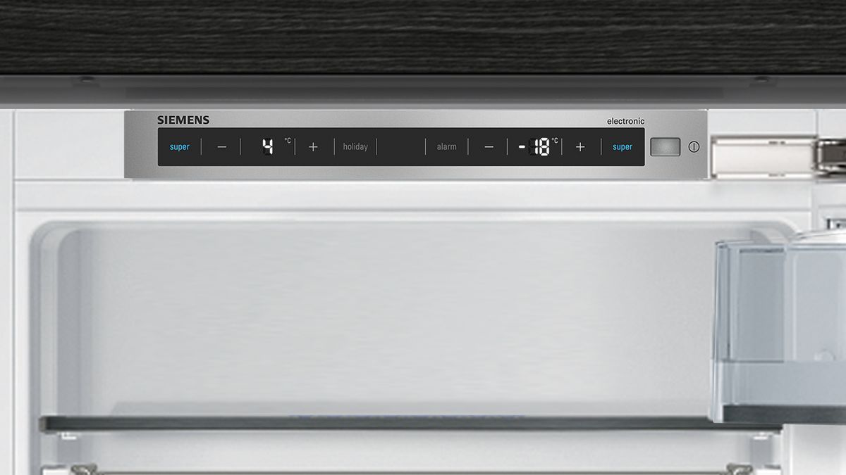 iQ500 Einbau-Kühl-Gefrier-Kombination mit Gefrierbereich unten 177.2 x 55.8 cm Flachscharnier mit Softeinzug KI86SSDE0 KI86SSDE0-3