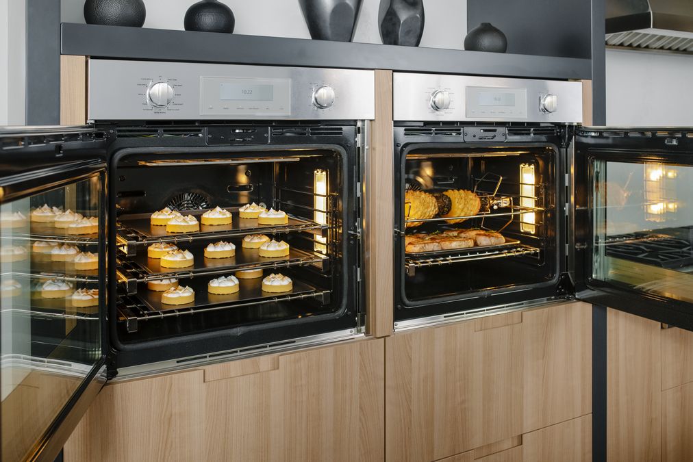 Professional Single Wall Oven 30'' Right Side Opening Door, Stainless Steel POD301RW POD301RW-6