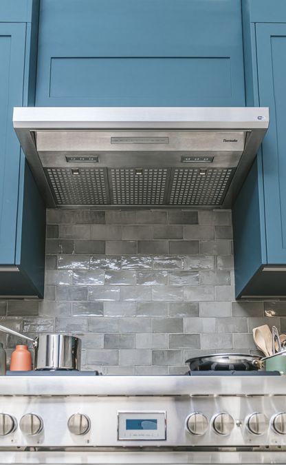Masterpiece® Low-Profile Wall Hood 36'' Stainless Steel HMWB36WS HMWB36WS-9