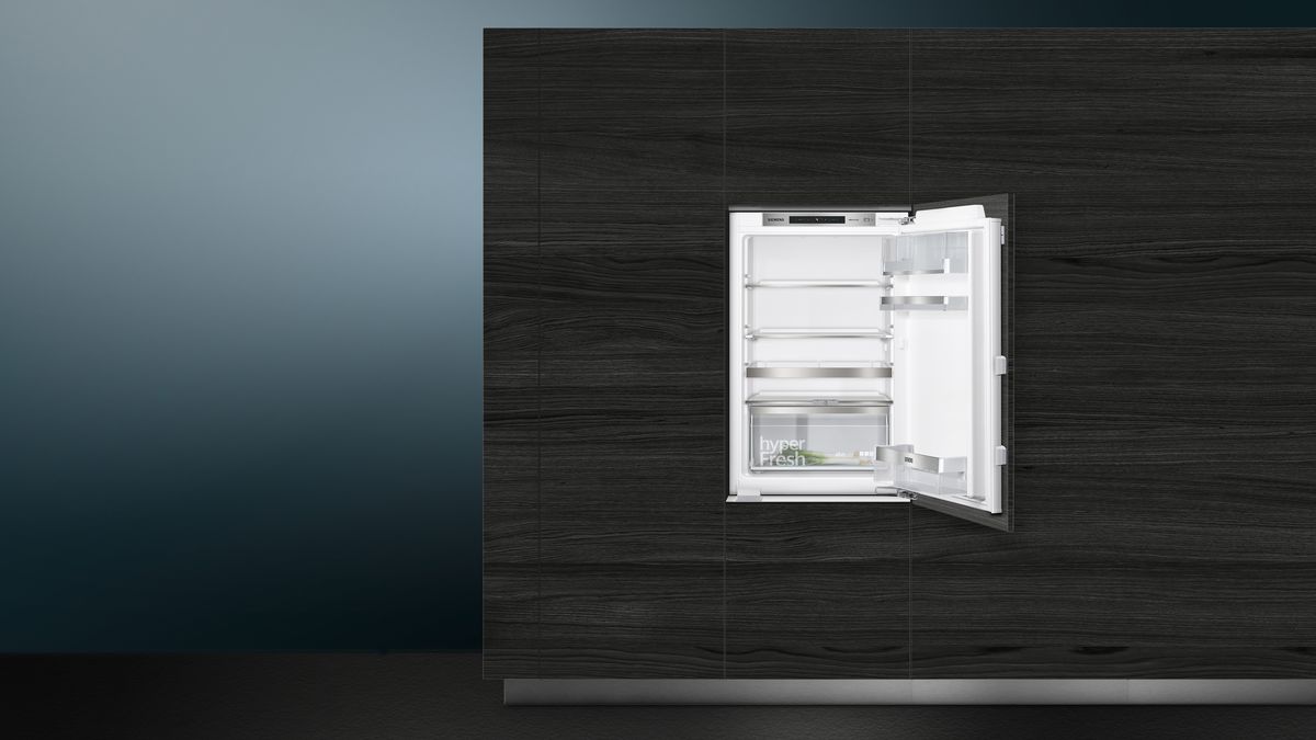 iQ500 Einbau-Kühlschrank 88 x 56 cm Flachscharnier mit Softeinzug KI21RADF0 KI21RADF0-2