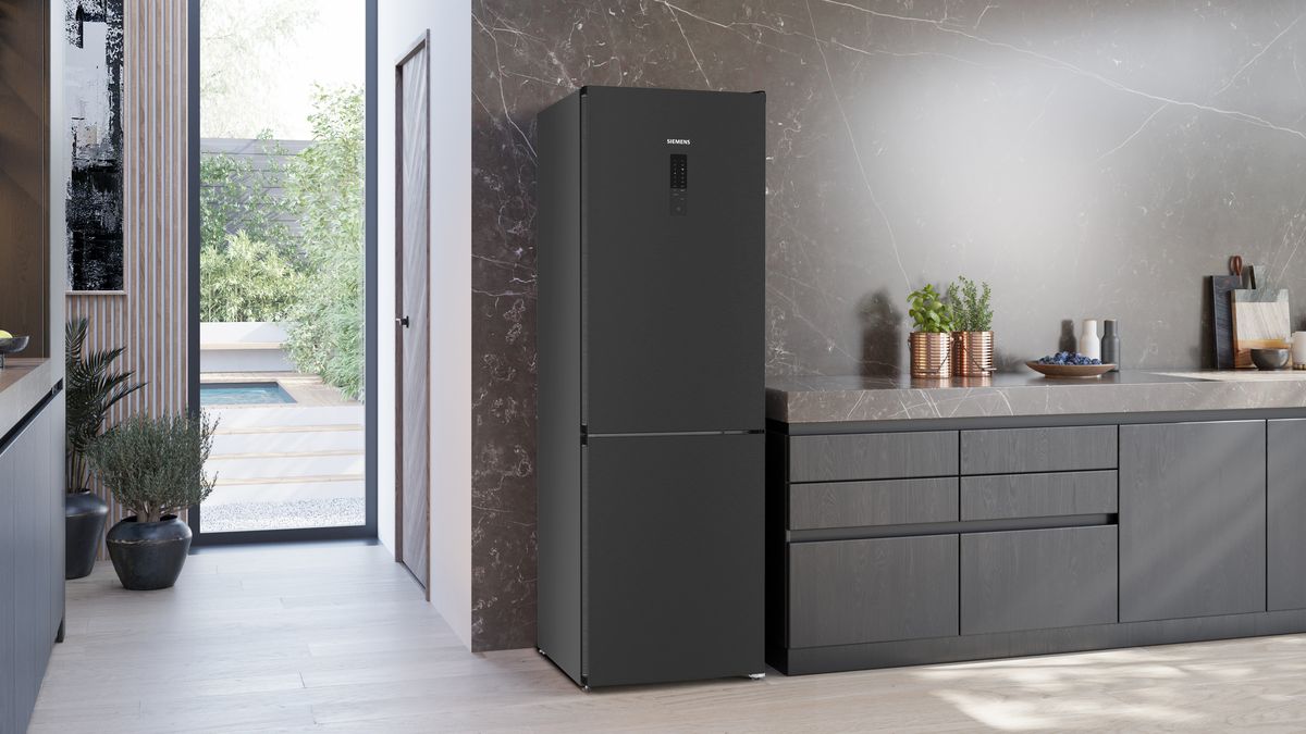 iQ300 free-standing fridge-freezer with freezer at bottom 186 x 60 cm antiFingerprint door (Intelligent black - Steel surface) KG36NXXDF KG36NXXDF-2
