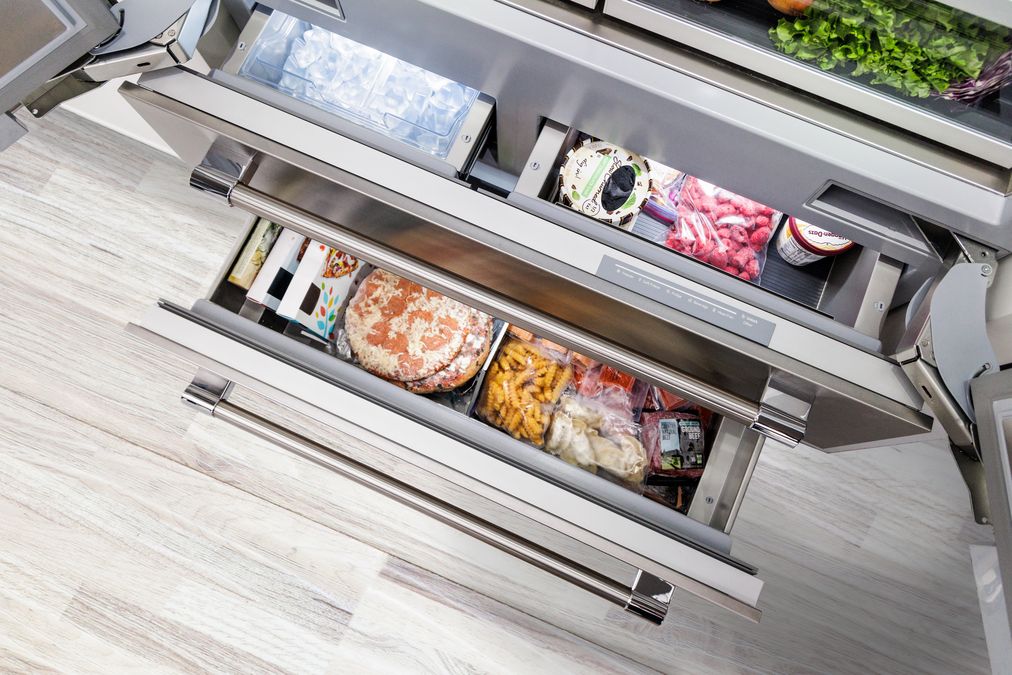 Freedom® Réfrigérateur combiné intégrable à portes françaises avec congélateur en bas  Professional Inox T42BT120NS T42BT120NS-6