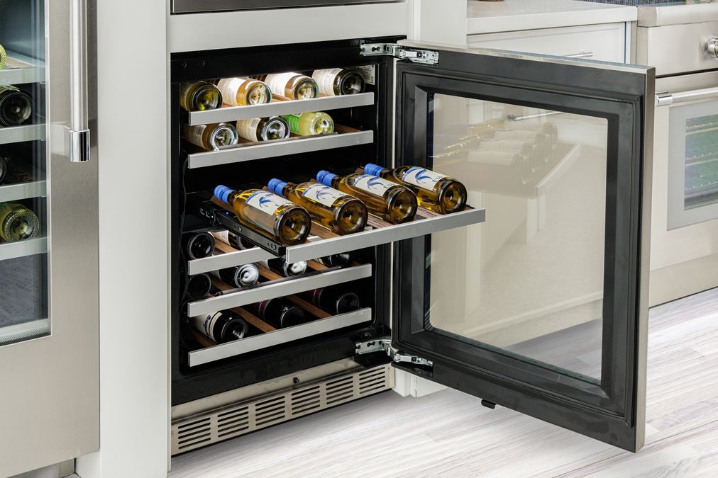 Freedom® Under Counter Wine Cooler with Glass Door 24'' Professional Inox,  T24UW925RS T24UW925RS-8