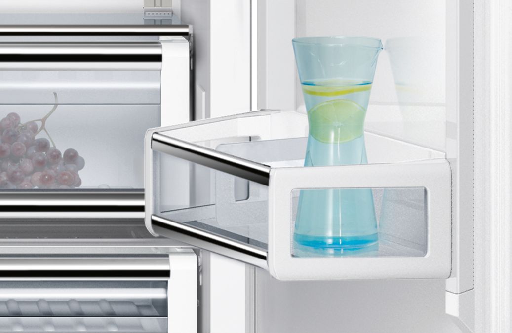 iQ700 Built-in fridge-freezer with freezer at bottom 212.5 x 90.8 cm CI36BP01 CI36BP01-7