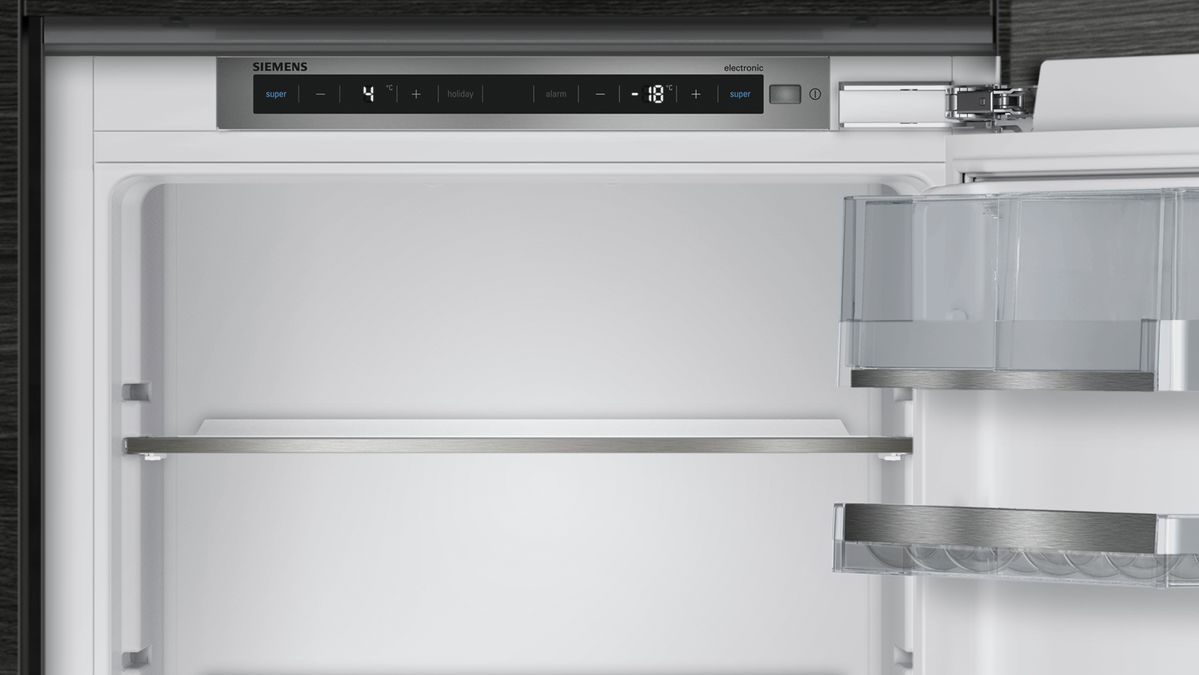 iQ500 Built-in fridge-freezer with freezer at bottom 177.2 x 55.8 cm soft close flat hinge KI85NAD30G KI85NAD30G-5