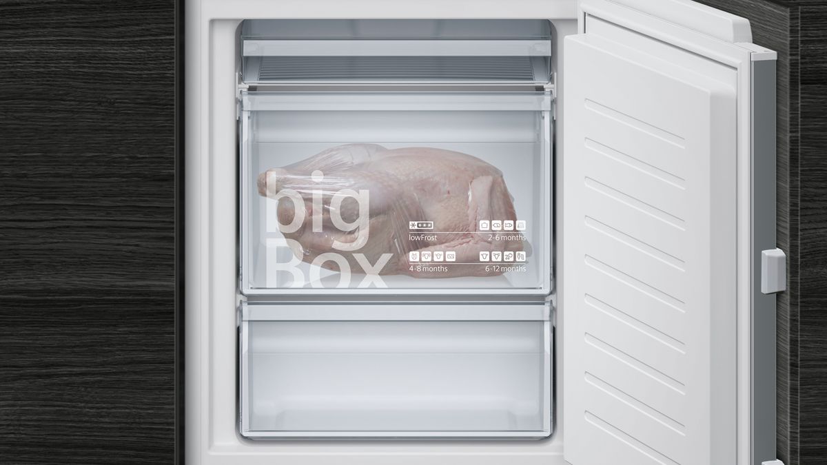 iQ300 Built-in fridge-freezer with freezer at bottom 177.2 x 54.1 cm KI86VVF30G KI86VVF30G-9