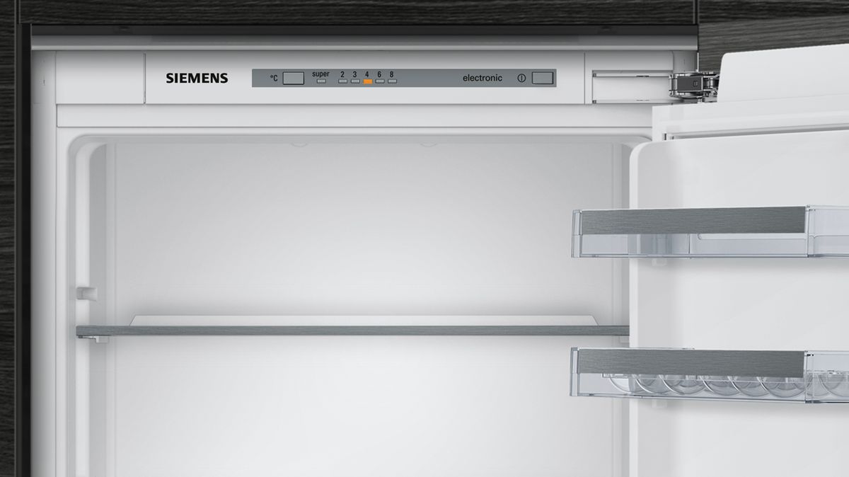 iQ300 coolEfficiency Beépíthető hűtő-/fagyasztó kombináció Lapos ajtópánt rögzítés KI87VVF30 KI87VVF30-4