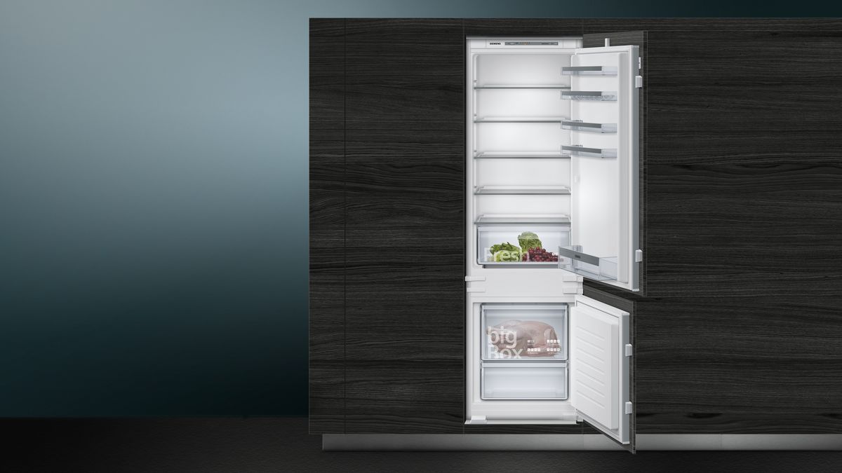 iQ300 Built-in fridge-freezer with freezer at bottom 177.2 x 54.1 cm sliding hinge KI87VVS30G KI87VVS30G-2