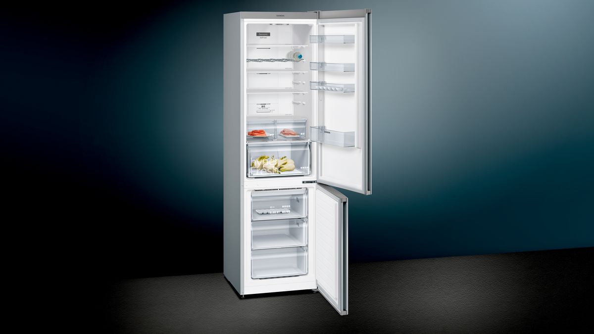 iQ300 Free-standing fridge-freezer with freezer at bottom 203 x 60 cm Inox-easyclean KG39NXI35 KG39NXI35-2