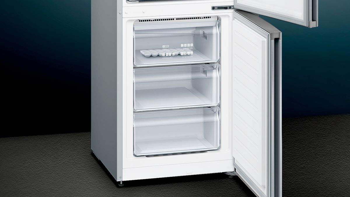 iQ300 Free-standing fridge-freezer with freezer at bottom 203 x 60 cm Inox-easyclean KG39NXI35 KG39NXI35-7