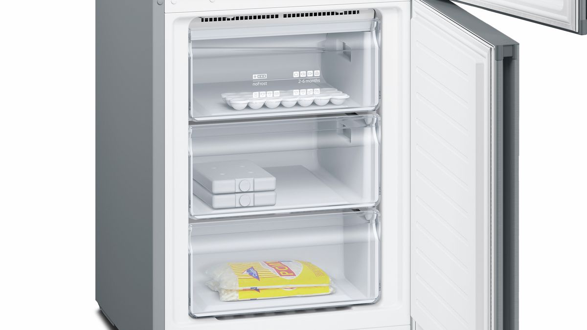 iQ500 Free-standing fridge-freezer with freezer at bottom, glass door 203 x 60 cm Black KG39NLB35 KG39NLB35-4