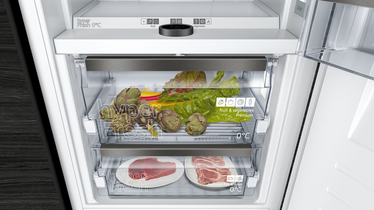 iQ700 Built-in fridge-freezer with freezer at bottom 177.2 x 55.8 cm soft close flat hinge KI86FHD40 KI86FHD40-6