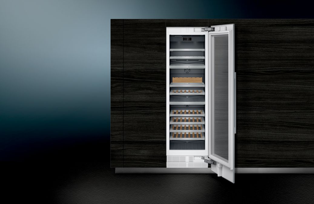 iQ700 Wine cooler with glass door 212.5 x 60.3 cm CI24WP03 CI24WP03-2