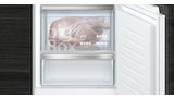 iQ500 Einbau-Kühl-Gefrier-Kombination mit Gefrierbereich unten 177.2 x 55.8 cm Flachscharnier mit Softeinzug KI87SADD0 KI87SADD0-6