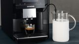 Helautomatisk kaffemaskin EQ700 classic Pianosvart TP703R09 TP703R09-11