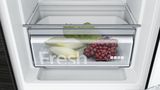 iQ300 Built-in fridge-freezer with freezer at bottom 177.2 x 54.1 cm flat hinge KI87VVF30G KI87VVF30G-8