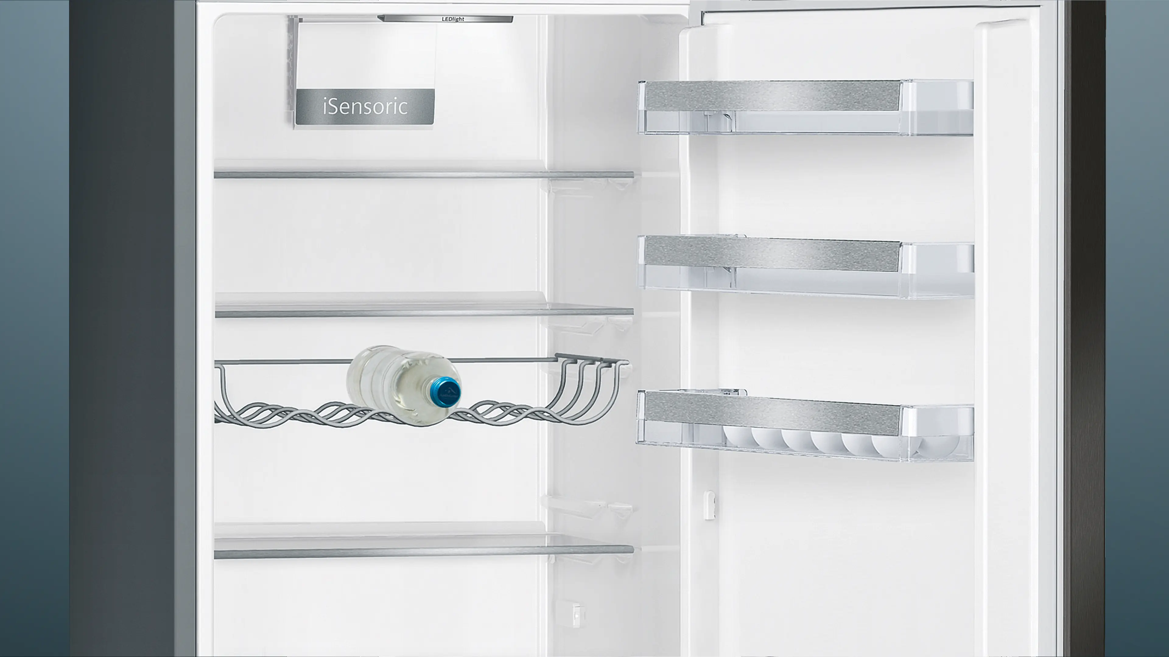 KG39EAXBA free-standing fridge-freezer with freezer at bottom | SIEMENS LU