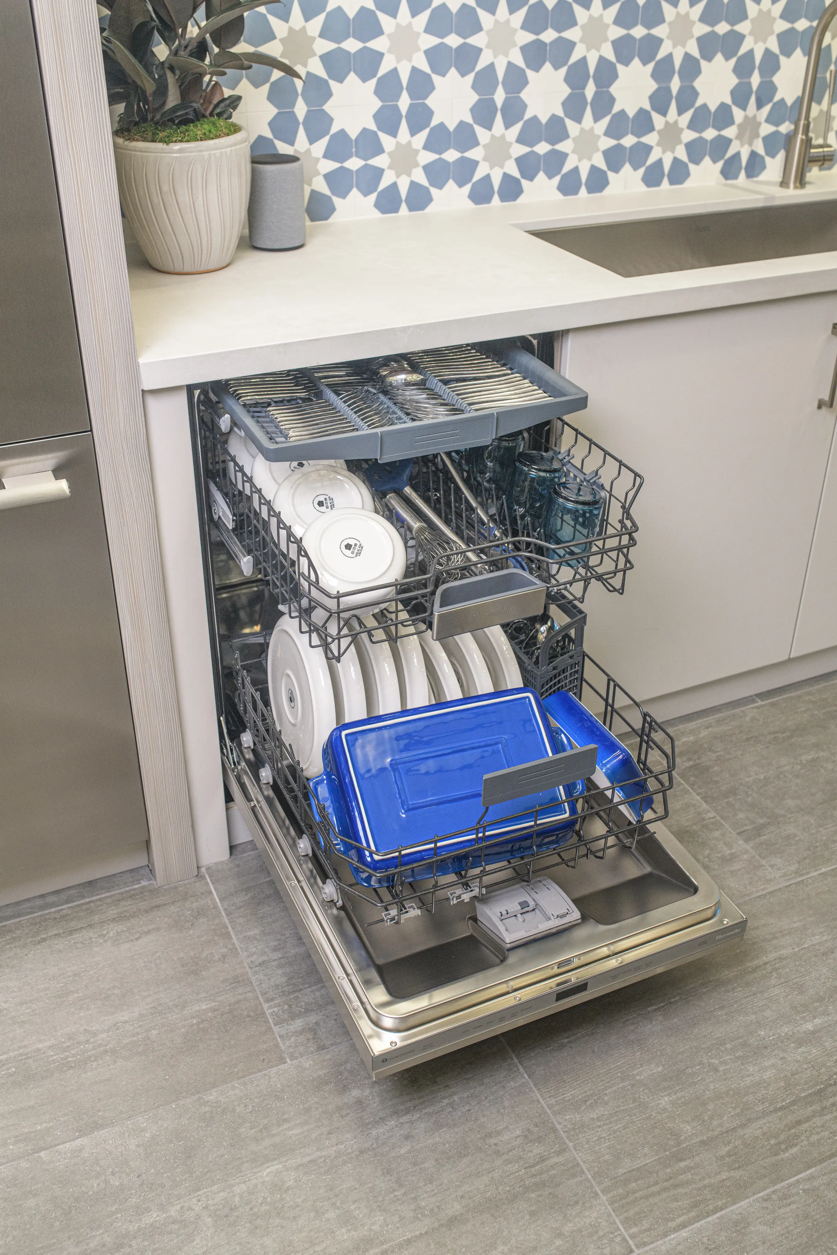 24Stainless Steel Built-In Dishwasher W/ (5) Cycles \u0026 Touch Control –  Surplus City, image size:2667x4000