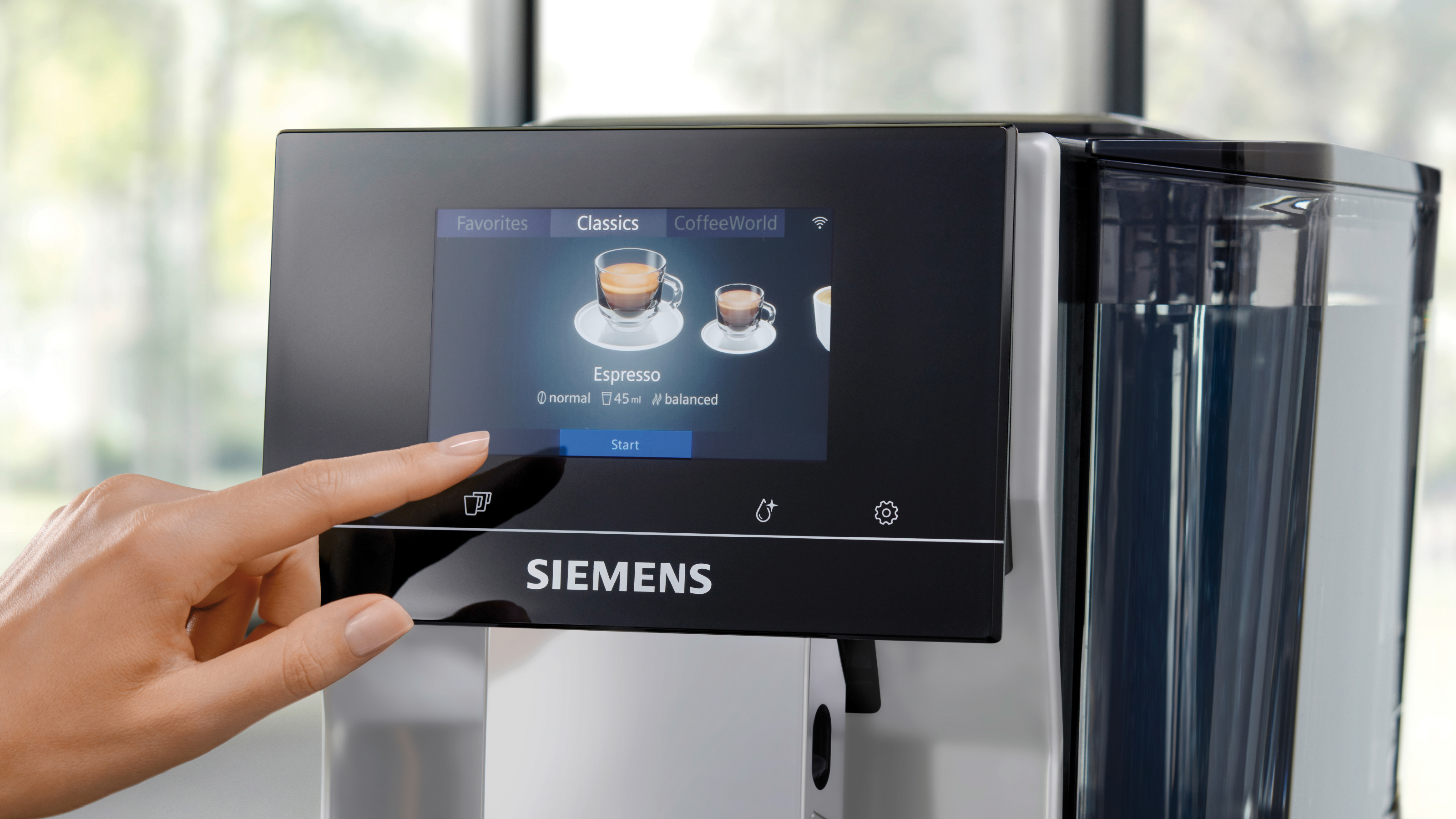 Machine à Café Automatique Siemens EQ700 Classic - Écran Tactile 5" - Cold Brew - Jusqu'à 10 Favoris - Nettoyage Vapeur