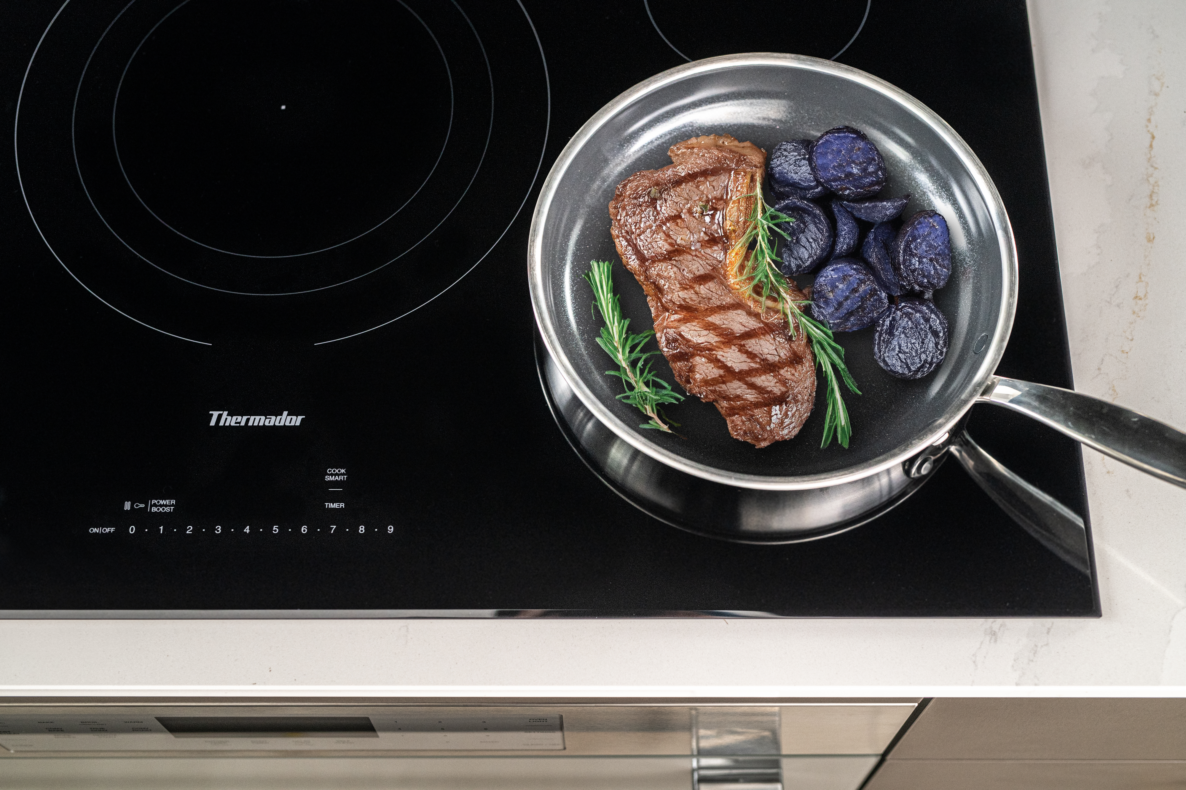 ティラニッド　1000pt CIT365BB Induction Cooktop | THERMADOR US