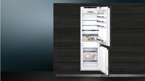 iQ500 Einbau-Kühl-Gefrier-Kombination mit Gefrierbereich unten 177.2 x 55.8 cm Flachscharnier mit Softeinzug KI86SSDD0 KI86SSDD0-2