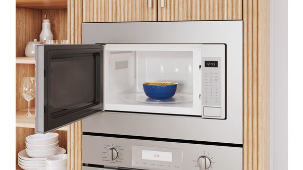 Masterpiece® Built-In Microwave Oven 24'' Door hinge: Left, Stainless Steel MBCS MBCS-8