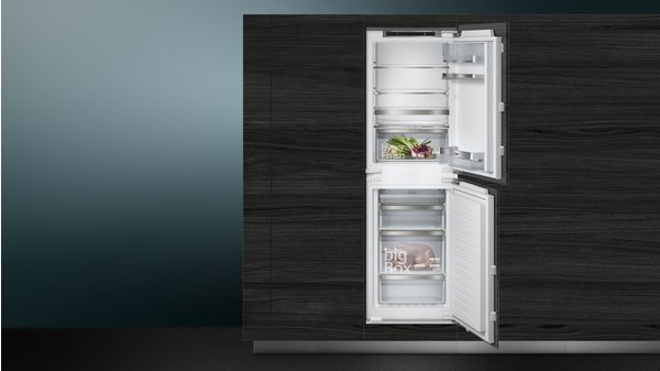 iQ500 Built-in fridge-freezer with freezer at bottom 177.2 x 55.8 cm soft close flat hinge KI85NAD30G KI85NAD30G-2