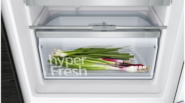 iQ500 Built-in fridge-freezer with freezer at bottom 177.2 x 55.8 cm soft close flat hinge KI85NAD30G KI85NAD30G-9