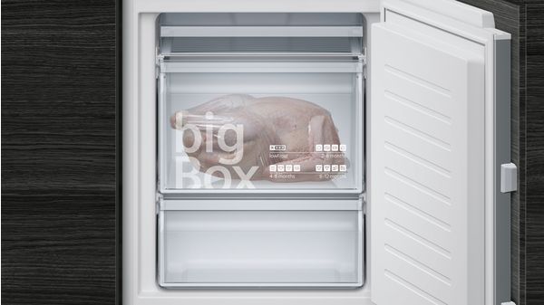 iQ300 Built-in fridge-freezer with freezer at bottom 177.2 x 54.1 cm KI86VVF30G KI86VVF30G-9