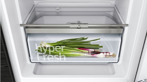 iQ500 Built-in fridge-freezer with freezer at bottom 177.2 x 55.8 cm flat hinge KI87SAF30G KI87SAF30G-6