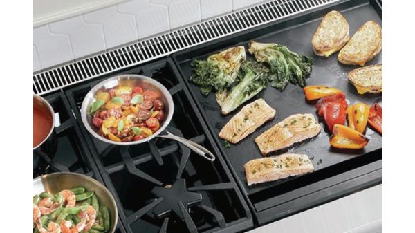 60-Inch Pro Grand® Commercial Depth Dual Fuel Steam Range PRD606WESG-5
