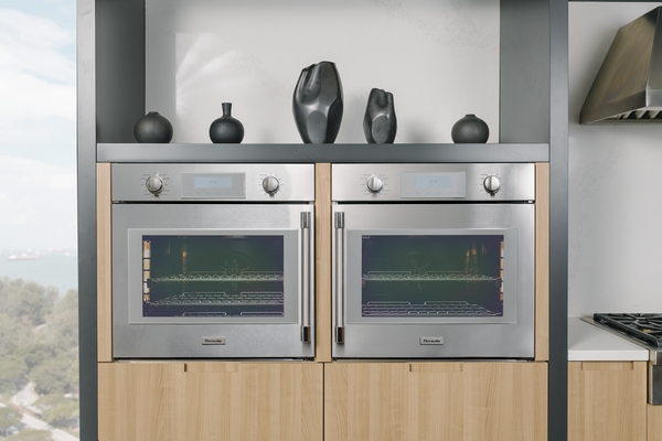 30-Inch Professional Single Wall Oven with Right-Side Swing Door POD301RW