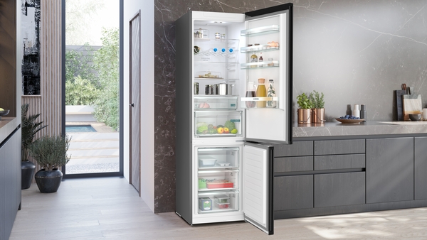 Picture of Siemens KG39NXXDFG Freestanding Fridge Freezer in Black inox-antifingerprint coating