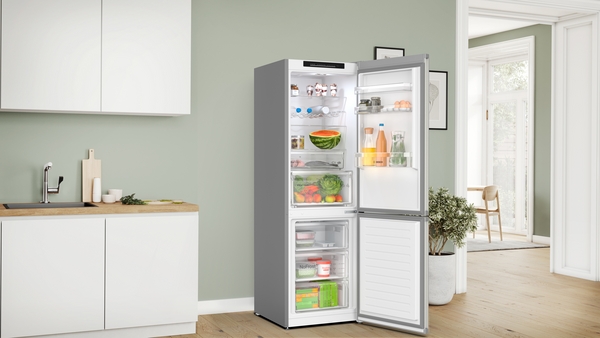 Picture of Bosch KGN362IDFG Freestanding Fridge Freezer in Inox-easyclean