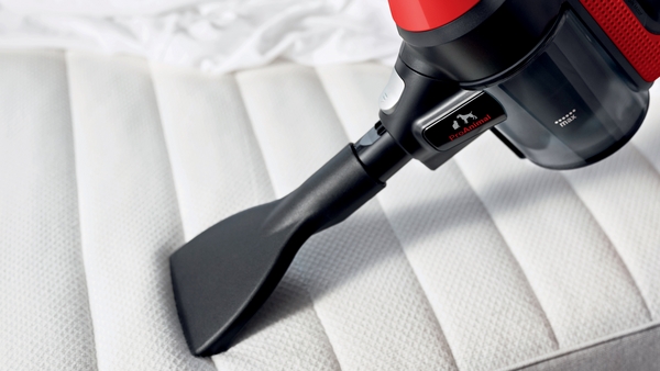 Picture of Bosch BCS71PETGB, Rechargeable vacuum cleaner Tornado red - Discontinued