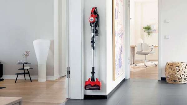 Picture of Bosch BCS71PETGB, Rechargeable vacuum cleaner Tornado red - Discontinued