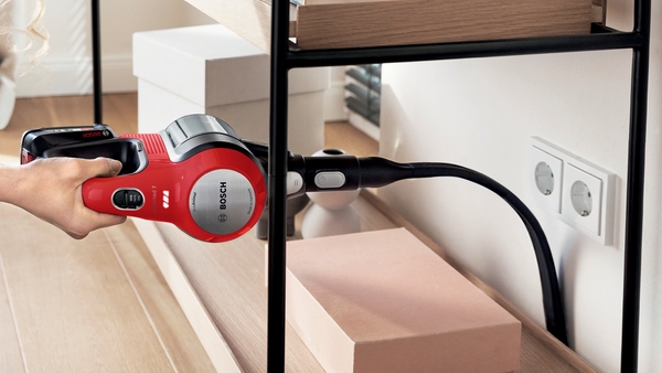 Picture of Bosch BCS71PETGB, Rechargeable vacuum cleaner Tornado red - Discontinued