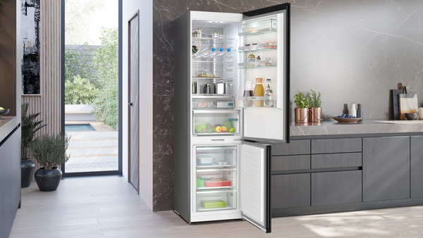 Picture of Siemens KG39NEXBF Freestanding Fridge Freezer in Black Inox-antifingerprint