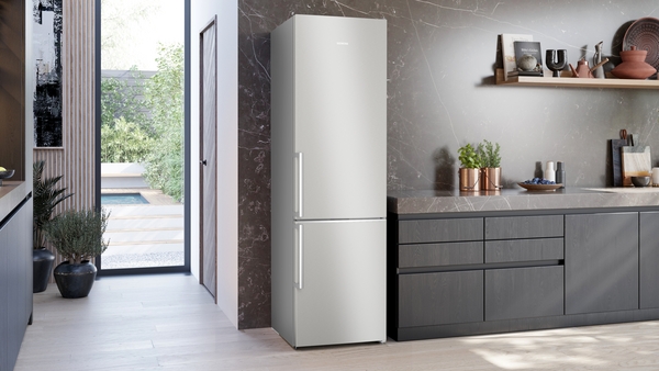 Picture of Siemens KG39NAIAT Freestanding Fridge-Freezer In Inox-easyclean